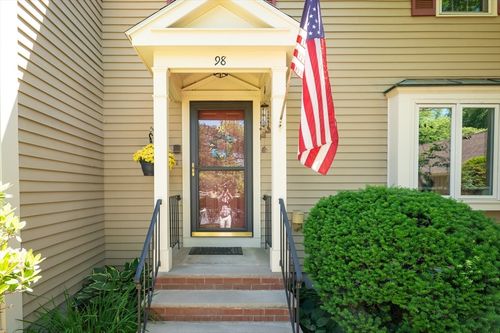 98-98 Village Post Rd, Danvers, MA, 01923-2616 | Card Image