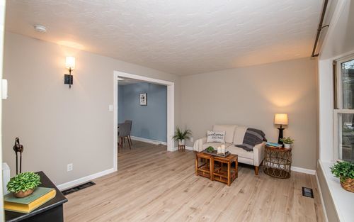 apt-2-92 Bean Rd, Fremont, NH, 03044-3594 | Card Image