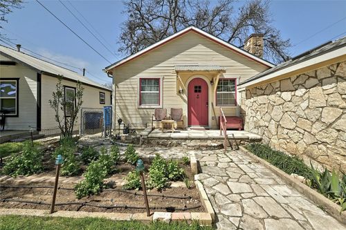 68 Mildred St, Austin, TX, 78702-5635 | Card Image