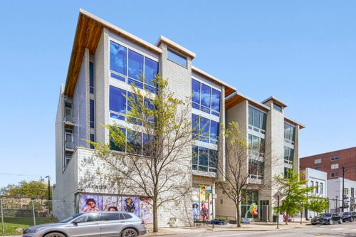 2n-925 Larrabee St, Chicago, IL, 60610-2418 | Card Image