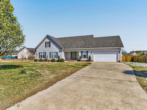 102 Clayside Dr, Pikeville, NC, 27863-9714 | Card Image