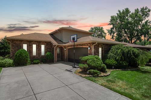 18443 Maple St, Lansing, IL, 60438-3308 | Card Image