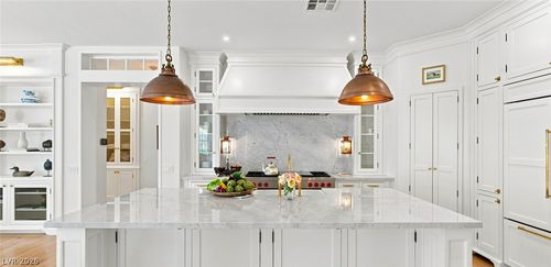 8 Pine Hollow Dr, Henderson, NV, 89052-6702 | Card Image