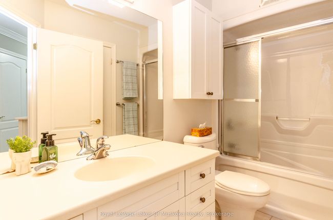 201 - 24 Ontario St, Condo with 3 bedrooms, 2 bathrooms and 1 parking in Bracebridge ON | Image 16