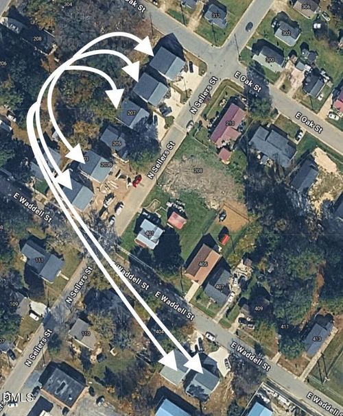 207 N Sellers St, Selma, NC, 27576-2820 | Card Image