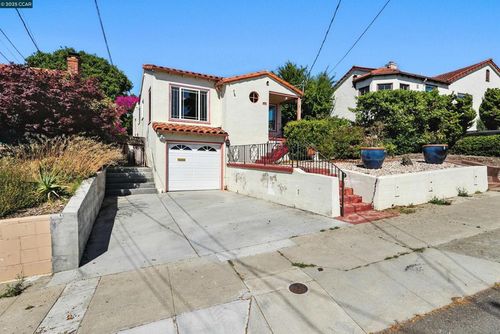 7420 Sunkist Dr, Oakland, CA, 94605-2661 | Card Image