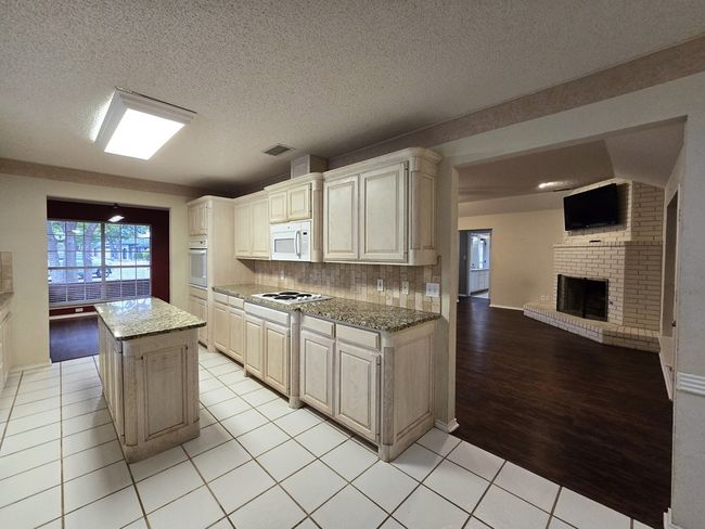 Kitchen 3 | Image 8