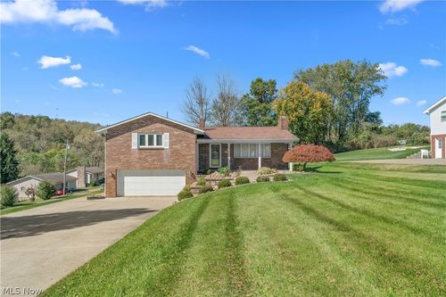 240 Manor Drive, Wellsburg, WV, 26070 | Card Image