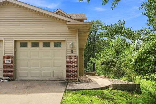 d-733 Broderick Dr Ne, Cedar Rapids, IA, 52402-8381 | Card Image