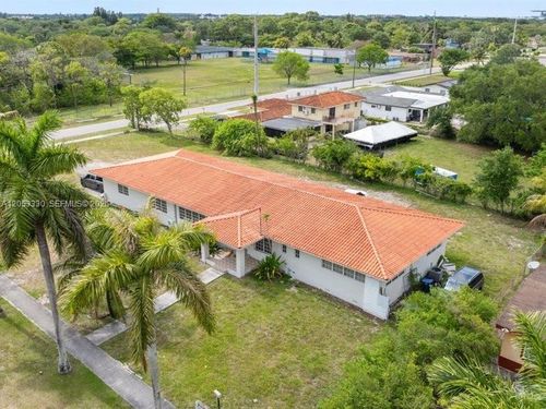 1895 Nw 175th St, Miami Gardens, FL, 33056-4835 | Card Image