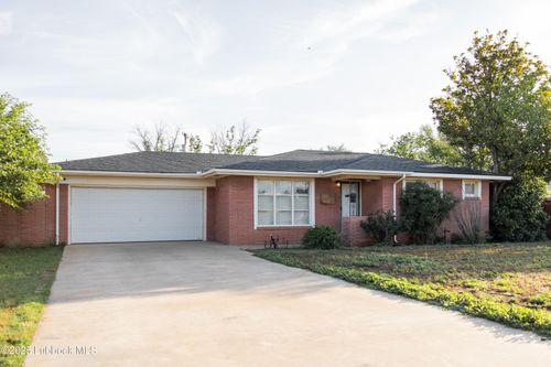 307 Hicks Pl, Levelland, TX, 79336-5713 | Card Image