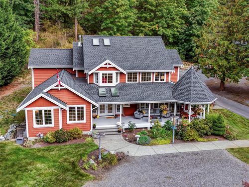 6583 Wallace Dr, Brentwood Bay, BC, V8M1J8 | Card Image