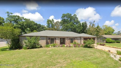 3 Villa Cove Dr, Gulfport, MS, 39507-4230 | Card Image