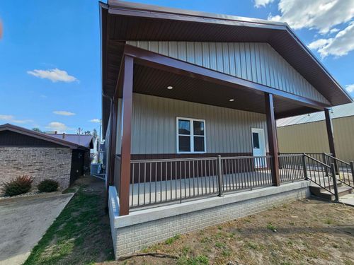 124 N Broadway St, Toledo, IA, 52342-1330 | Card Image