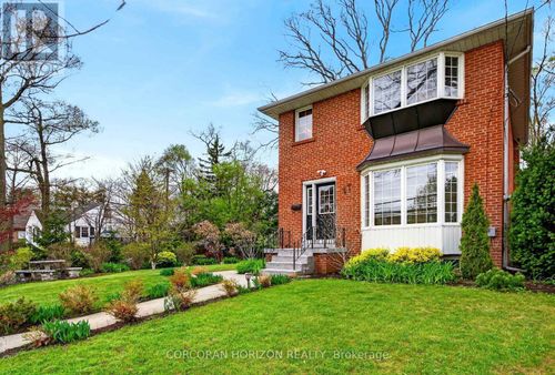 77 Mineola Rd E, Mississauga, ON, L5G2E6 | Card Image