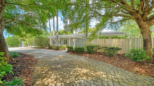 3424 Tanglewood Dr, SARASOTA, FL, 34239-6517 | Card Image