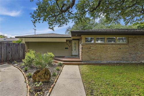1059 S Mccampbell St, Aransas Pass, TX, 78336-2319 | Card Image