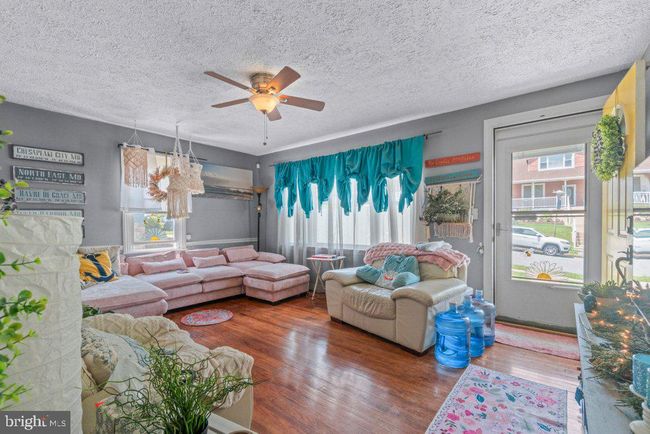4433 Forest View Ave, House other with 3 bedrooms, 2 bathrooms and null parking in BALTIMORE MD | Image 4