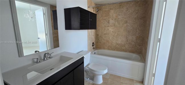 APT-3411 - 350 S Miami Ave, Condo with 1 bedrooms, 1 bathrooms and null parking in Miami FL | Image 5