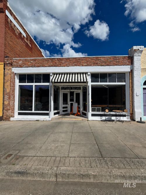 847 Main St, Pomeroy, WA, 99347-9720 | Card Image