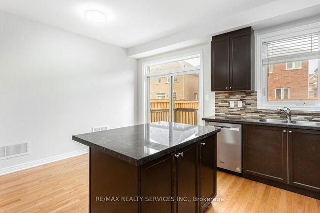 7 Mclaughlin Ave, House attached with 3 bedrooms, 3 bathrooms and 2 parking in Milton ON | Image 10