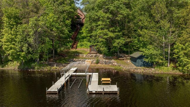 Dock & Boatlift Included | Image 4