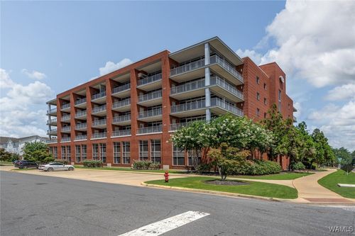 ph-404-1018 Hackberry Ln, Tuscaloosa, AL, 35401-3120 | Card Image
