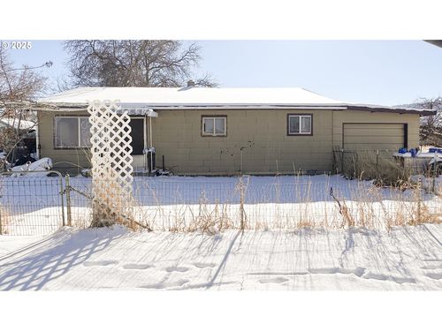 746 W Arch St, Union, OR, 97883-9615 | Card Image