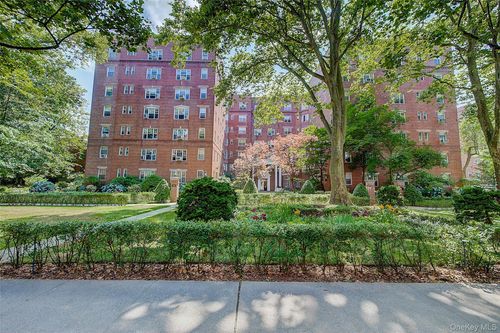 apt-5v-77-14 113th St, Forest Hills, NY, 11375-7122 | Card Image