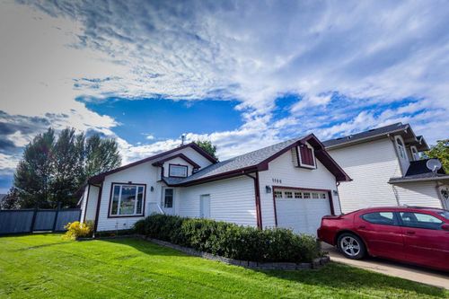 1100 7 Street Sw, Slave Lake, AB, T0G2A4 | Card Image