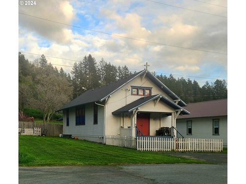 580 3rd Ave, Powers, OR, 97466-9742 | Card Image