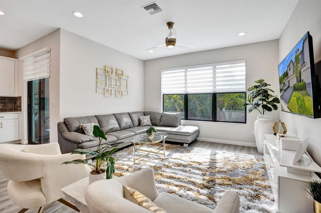 4412 Serpens Ln, Condo with 3 bedrooms, 3 bathrooms and null parking in Lake Worth FL | Image 10