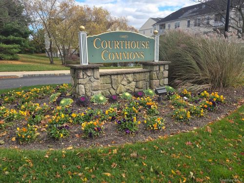 636-636 Saxton Ct, Central Islip, NY, 11722-4477 | Card Image