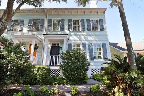 536 E Harris St, Savannah, GA, 31401-4622 | Card Image
