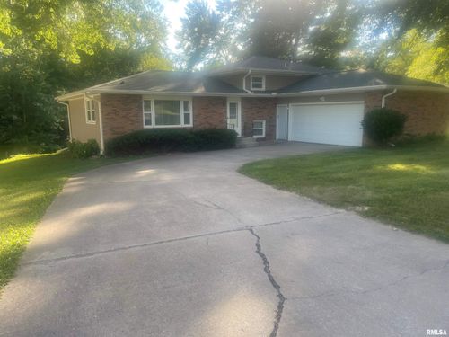 206 Meadow Dr, Macomb, IL, 61455-9329 | Card Image