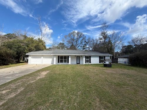 131 Hampton Rd, Picayune, MS, 39466-7657 | Card Image