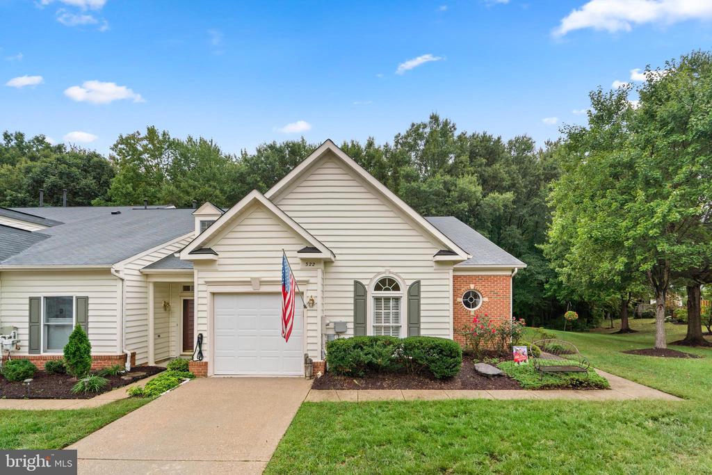 Colony Point Pl, Edgewater, MD 21037