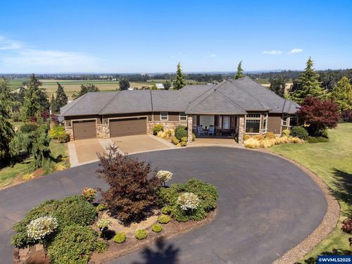 8438 Cascade Hwy Ne, Silverton, OR, 97381 | Card Image