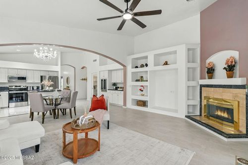 7519 N Bradstreet Dr, Tucson, AZ, 85743-8251 | Card Image
