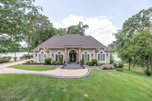 1590 Stonehedge Dr, Southaven, MS, 38671-8875 | Card Image