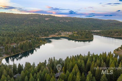 305 Blackhawk Lake Dr, McCall, ID, 83638-5083 | Card Image
