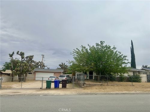 7731 Inca Trl, Yucca Valley, CA, 92284-1422 | Card Image