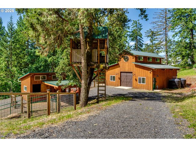 86561 R R Baker Rd, House other with 3 bedrooms, 3 bathrooms and 2 parking in Springfield OR | Image 17
