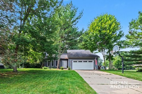 6158 Miramonte Dr Ne, Rockford, MI, 49341-8516 | Card Image