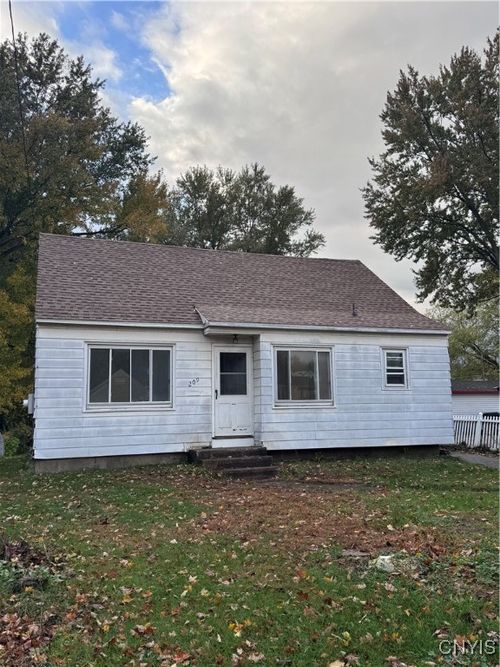 209 Northwood Dr, Syracuse, NY, 13211-1315 | Card Image