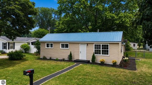 1117 W Ward St, Mt. Pleasant, MI, 48858-1473 | Card Image
