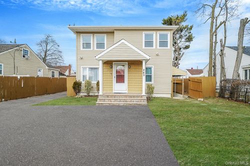 245 Elmore St, Central Islip, NY, 11722-3603 | Card Image