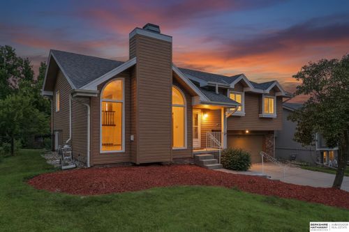 15428 Locust St, Omaha, NE, 68116-6158 | Card Image