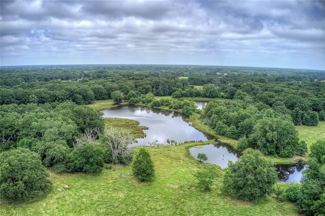 17133 Farm Road 1567 W, Home with 2 bedrooms, 1 bathrooms and null parking in Lone Oak TX | Image 27