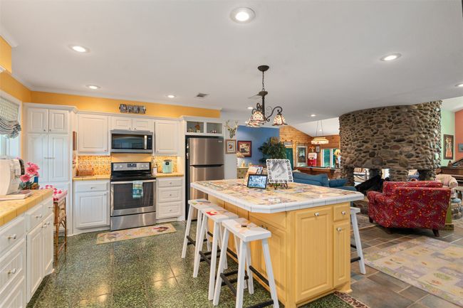 Kitchen Island and Lots of Storage. Grass Tile floor | Image 8